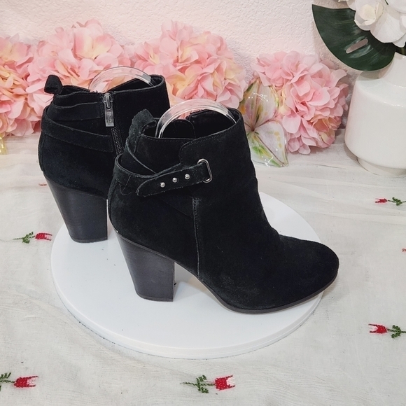 Michael By Michael Shannon Womens High Heel Booties Size: 8W - Picture 8 of 14